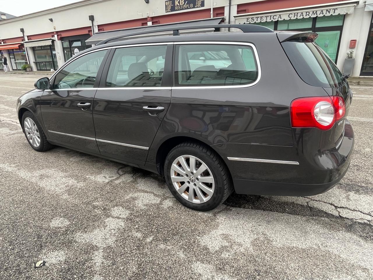 Volkswagen Passat 2.0 TDI . Highline €.2499