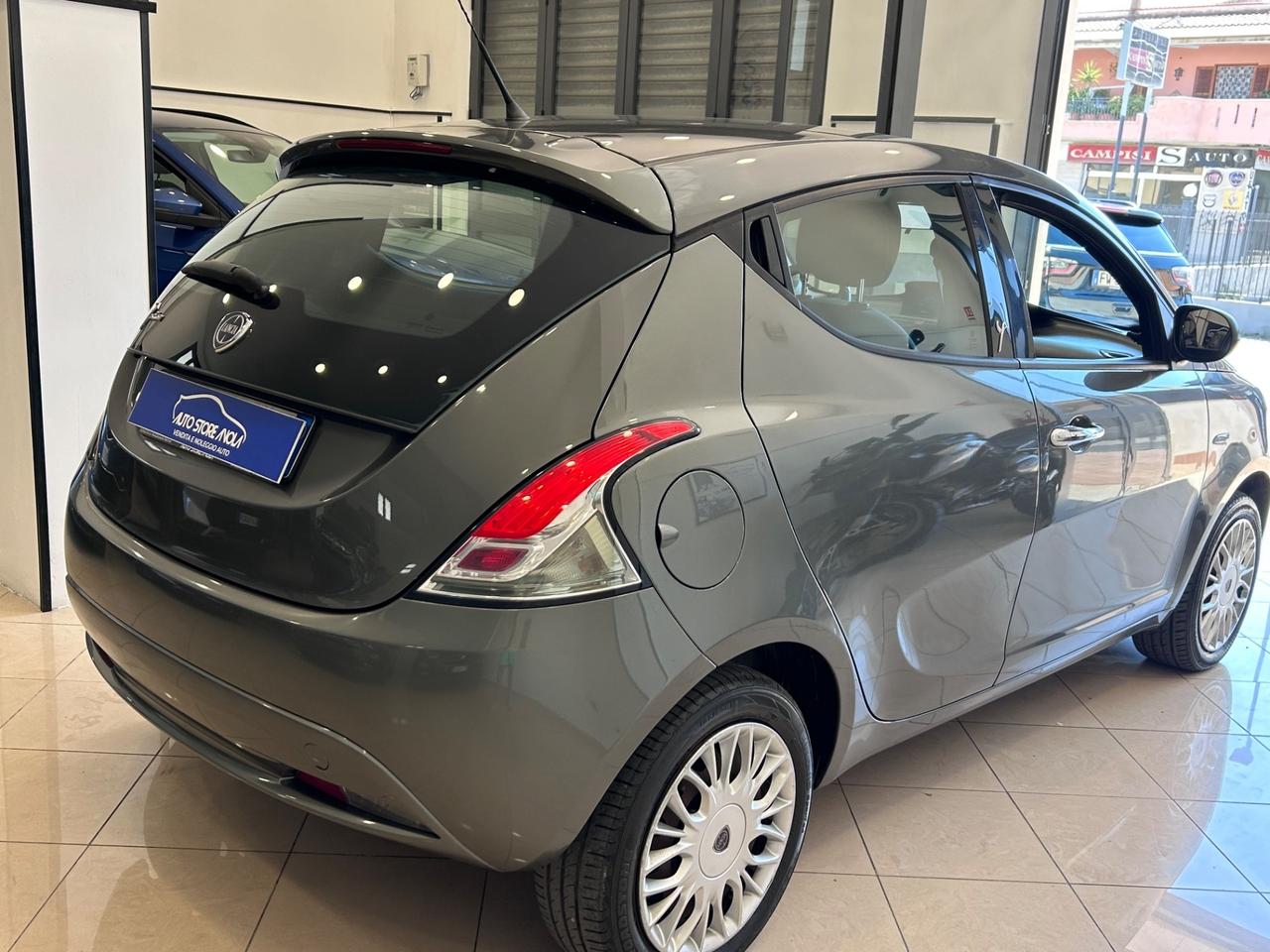 Lancia Ypsilon 1.2 69 CV 5 porte Gold