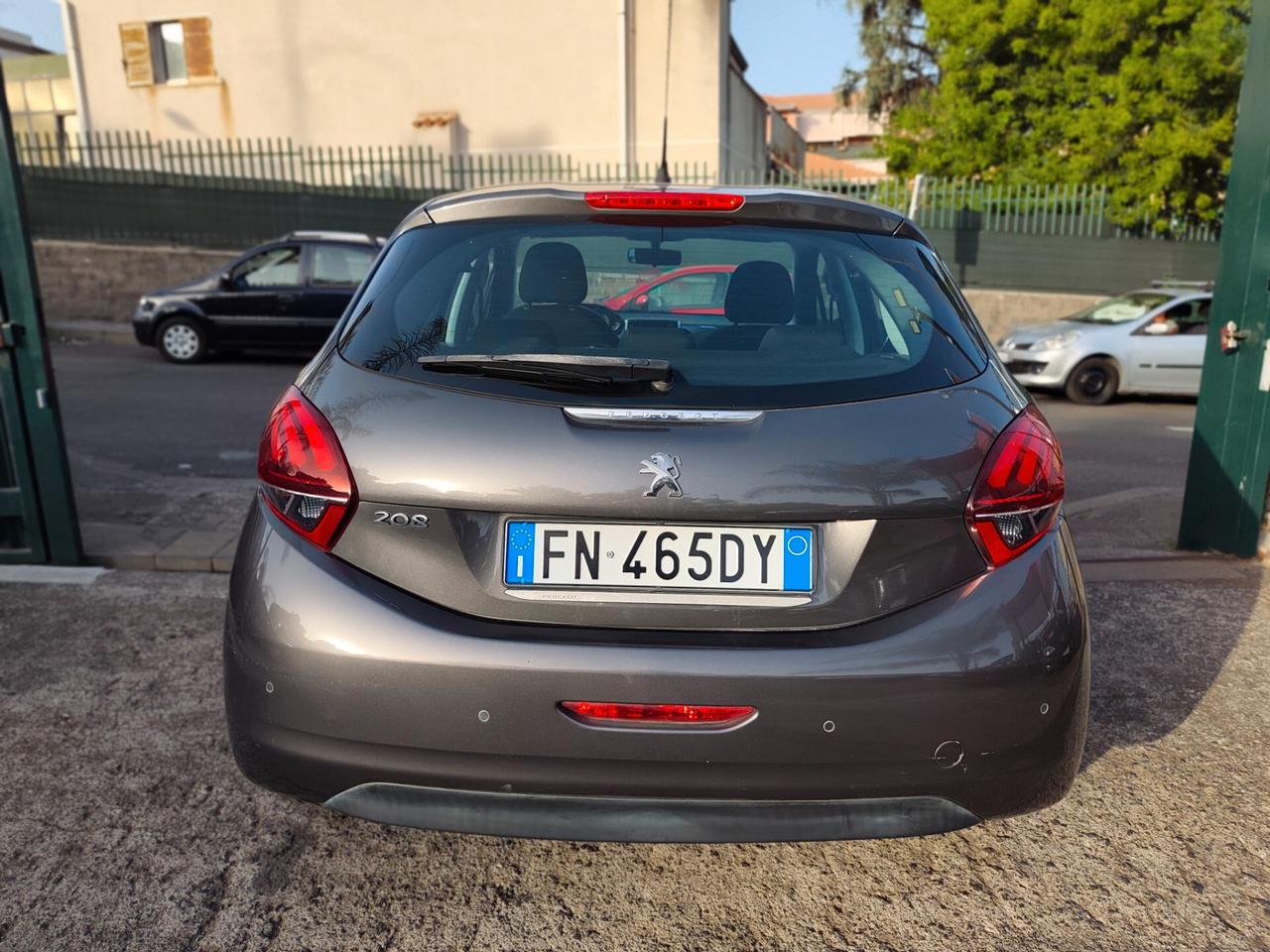 Peugeot 208 PureTech 82 5 porte Black Line