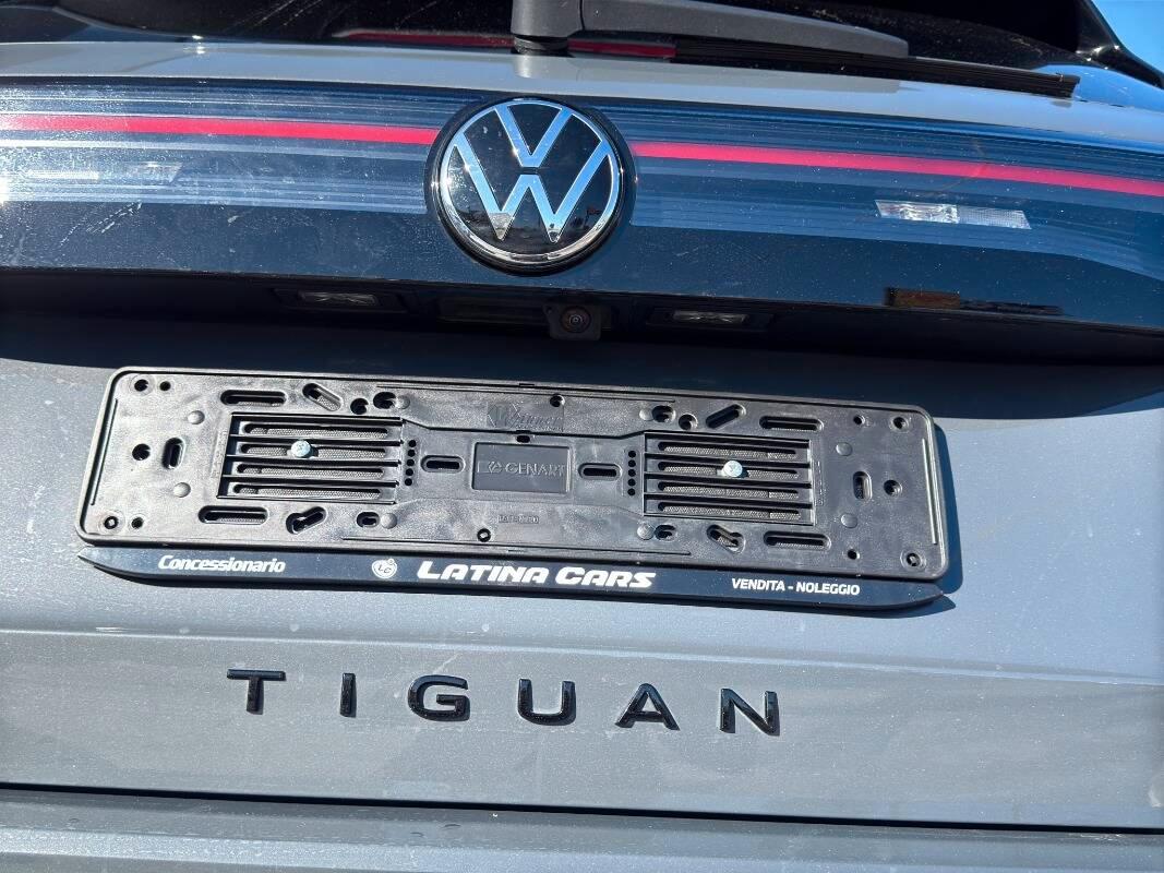 Volkswagen Tiguan 2.0 tdi R-Line 150cv dsg Con NAVIGATORE