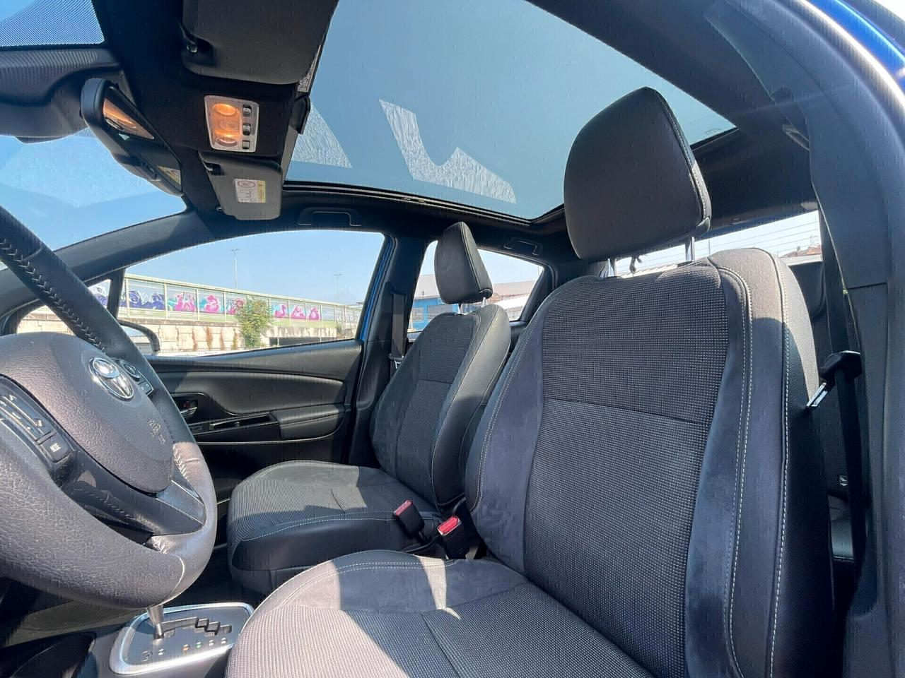 Yaris 1.5 Hybrid Style tetto panoramico GARANZIA