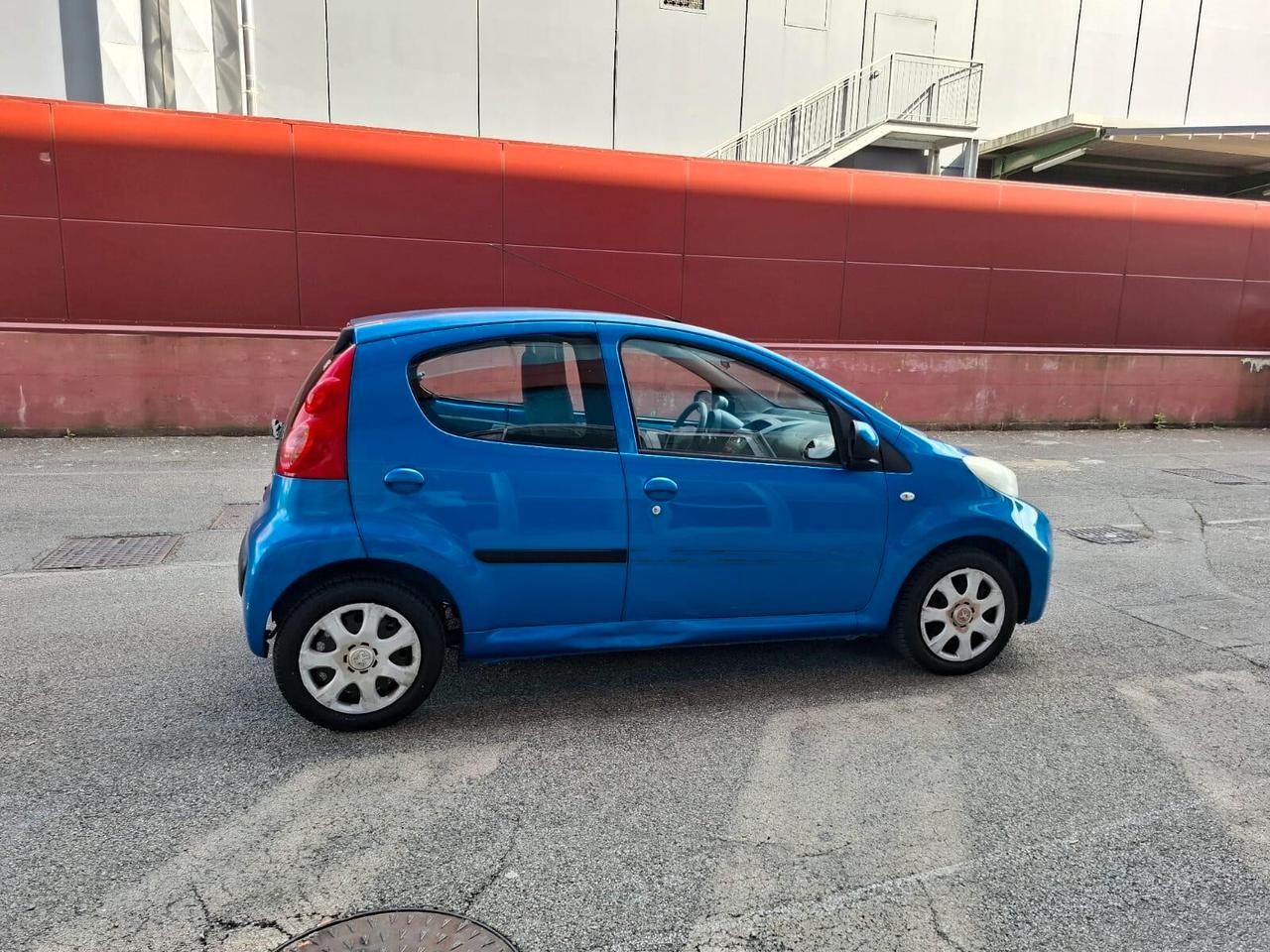 Peugeot 107 1.0 68CV 5p. Plaisir
