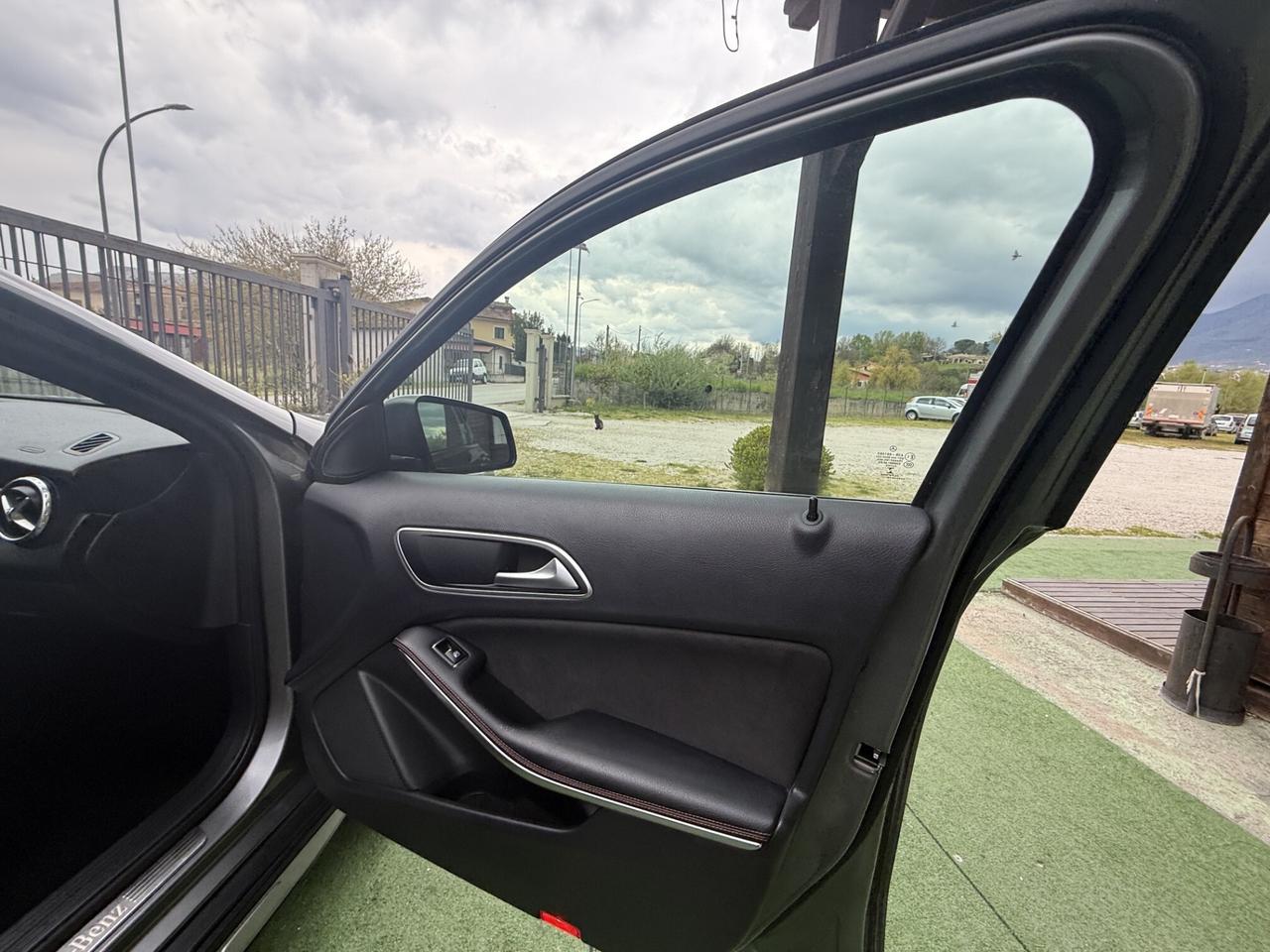 GLA 220 CDI AUTOMATIC PREMIUM AMG 4MATIC