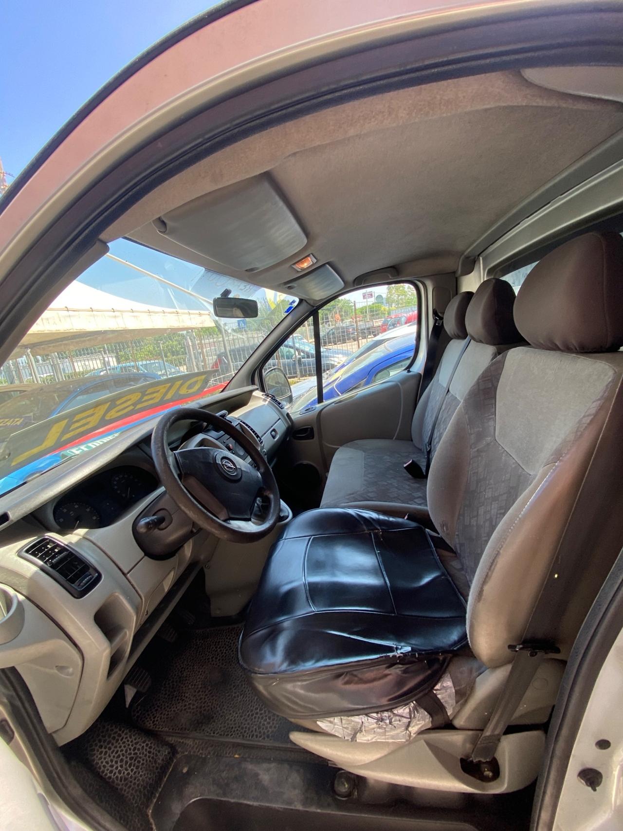 Opel Vivaro 29 1.9 CDTI/100CV PC-TA Furgone