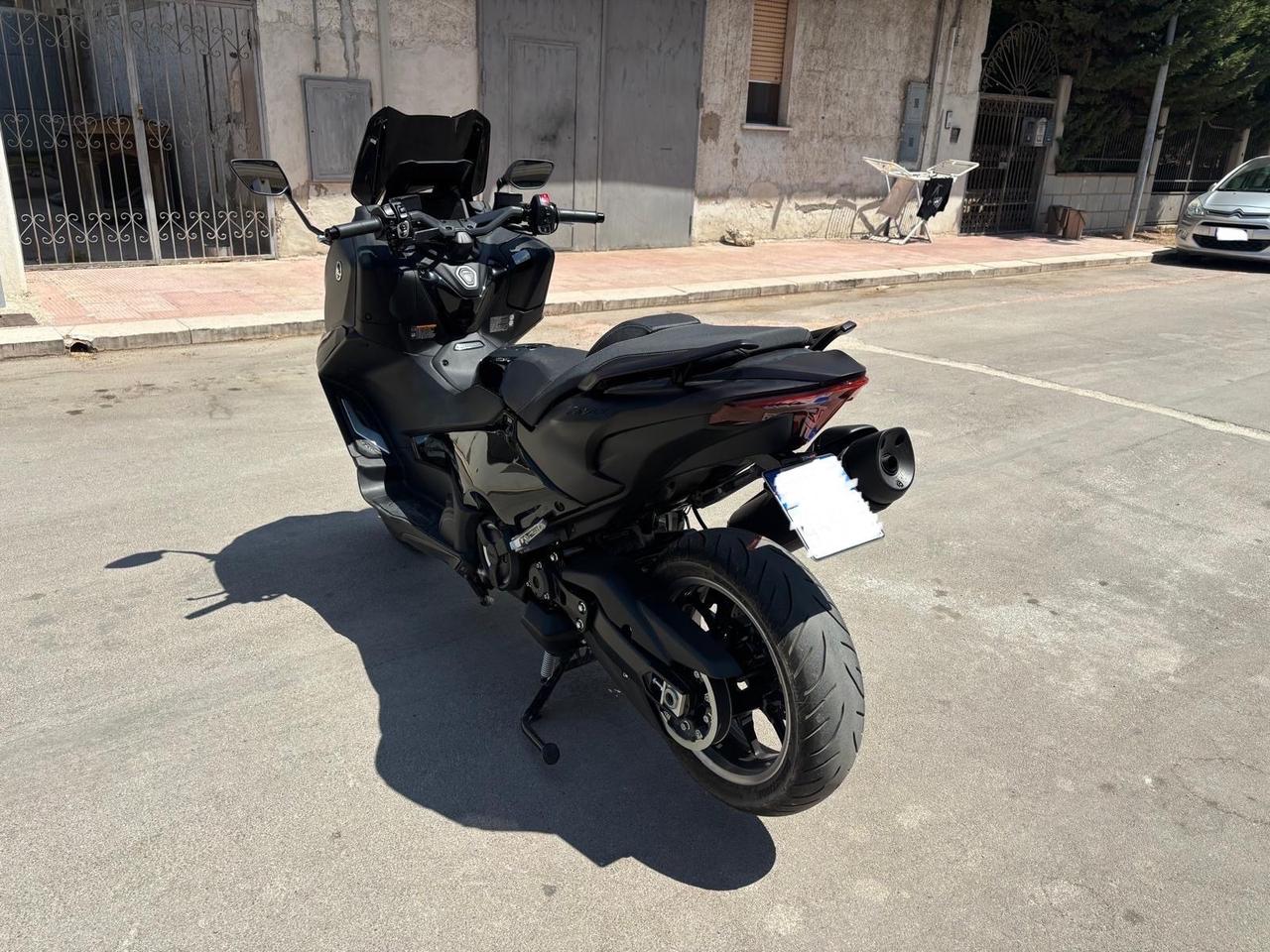 Yamaha T Max 560 TECH MAX DARK MAGMA