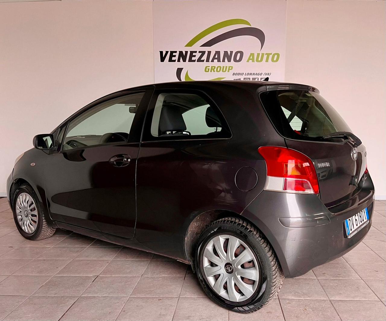 Toyota Yaris 1.3 3P sol