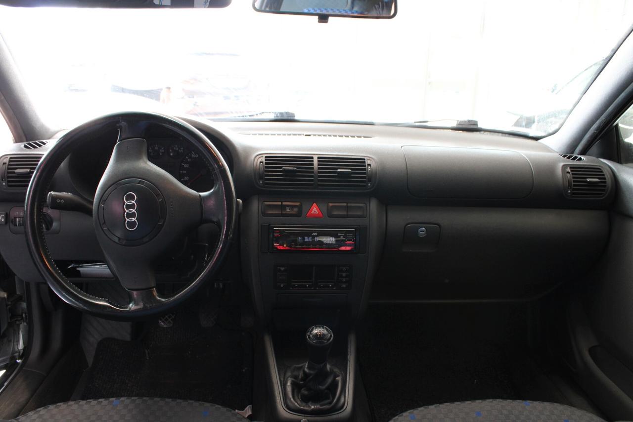 Audi A3 1.8 turbo 20V cat 3p. Ambiente