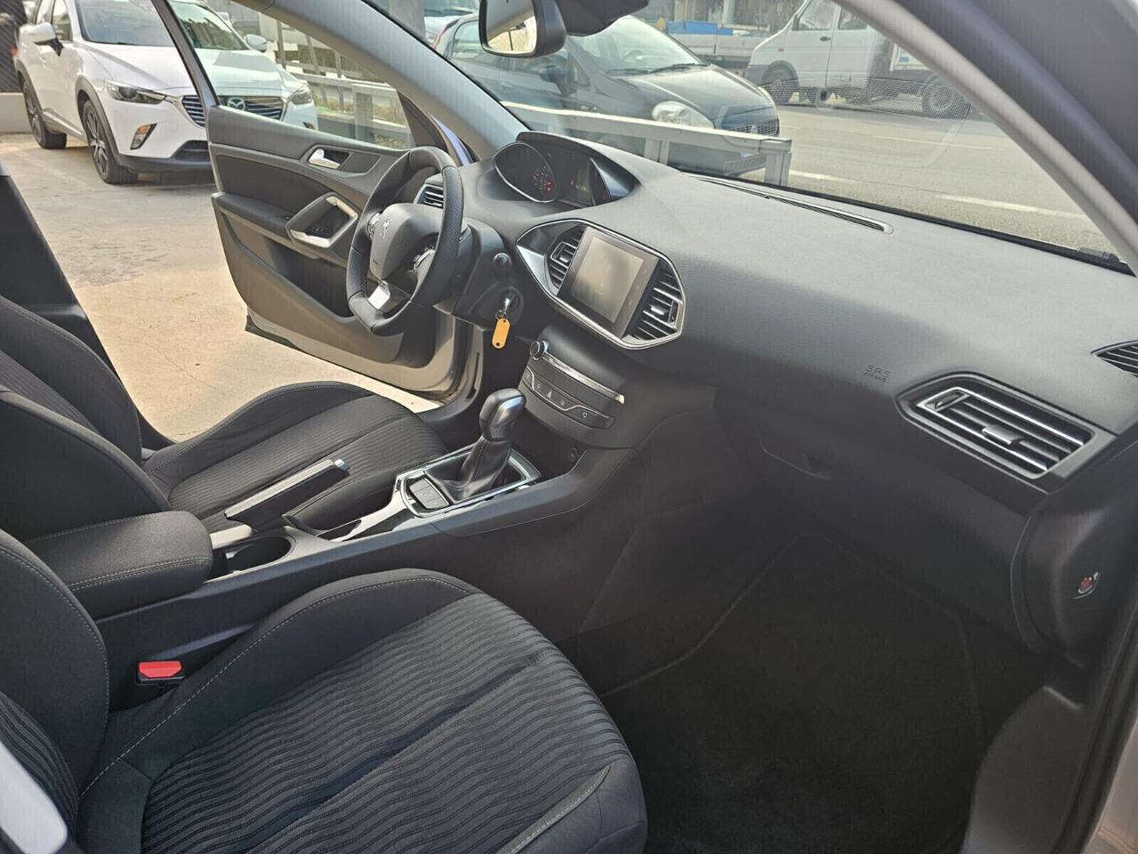 Peugeot 308 BlueHDi 120 EAT6 SW Business