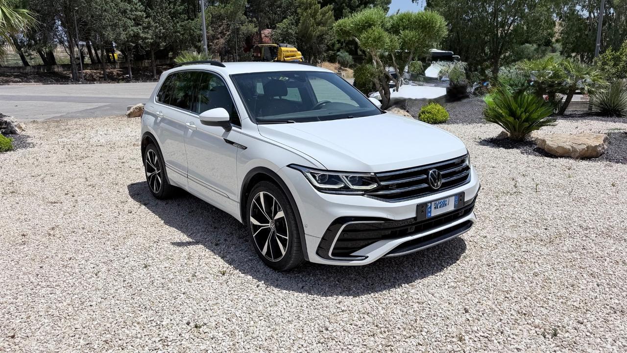 Volkswagen Tiguan 2.0 TDI 150 CV SCR DSG R-Line