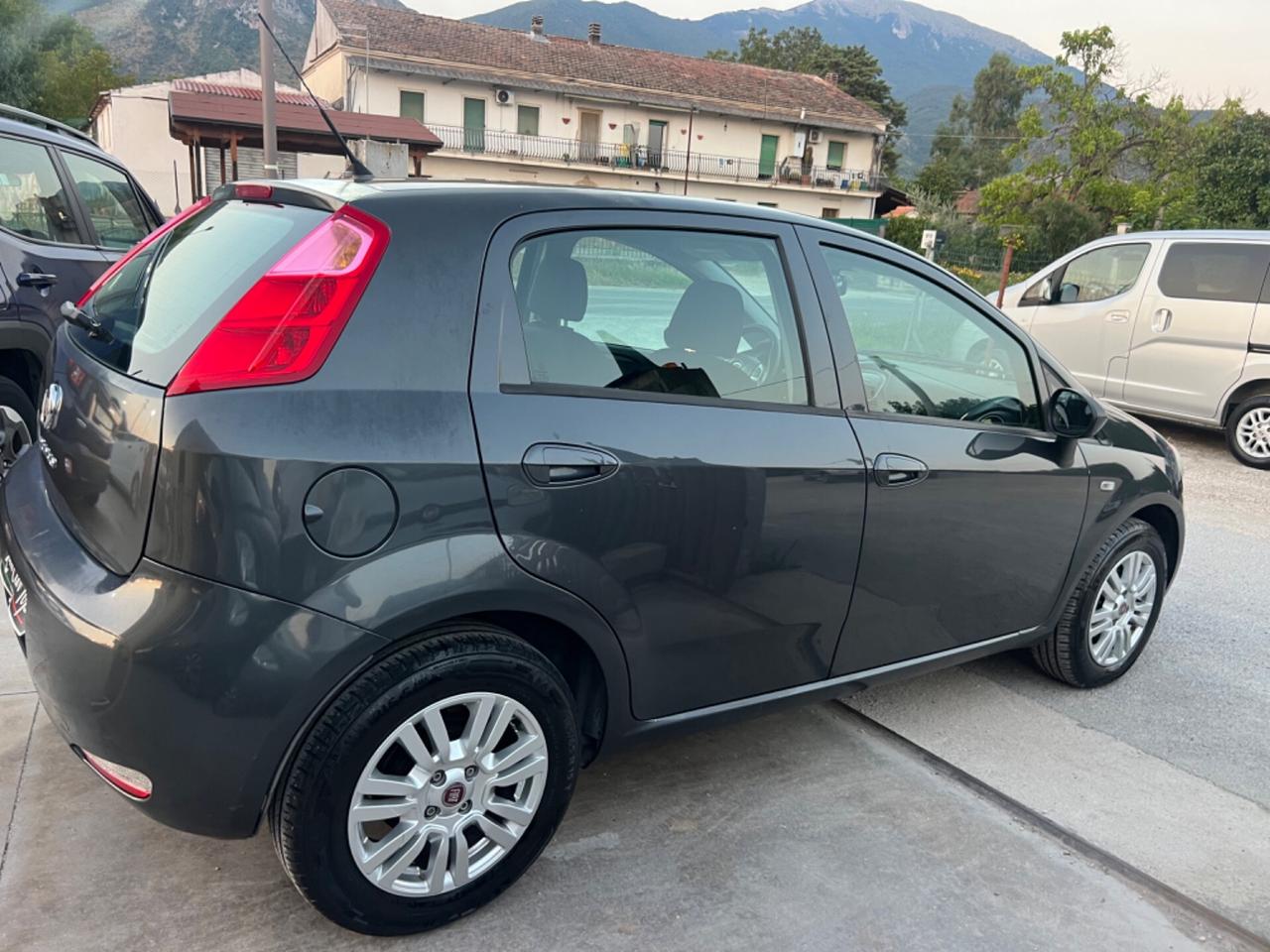 Fiat Punto 1.2 8V 5 porte Street unico proprietario garantita