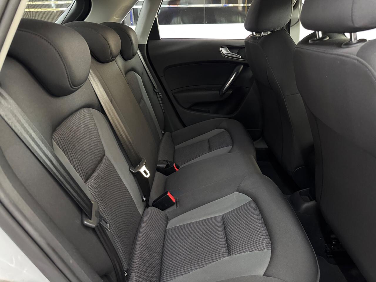 Audi A1 1.6 TDI 116CV S tronic Sport Bi-Color