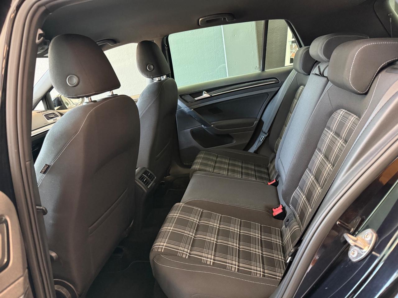 Volkswagen Golf GTD 2.0 TDI DSG