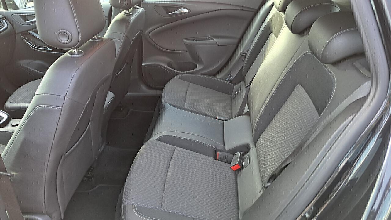 Opel Astra 1.6 CDTi 136CV Sports Tourer Automatica Innovation.