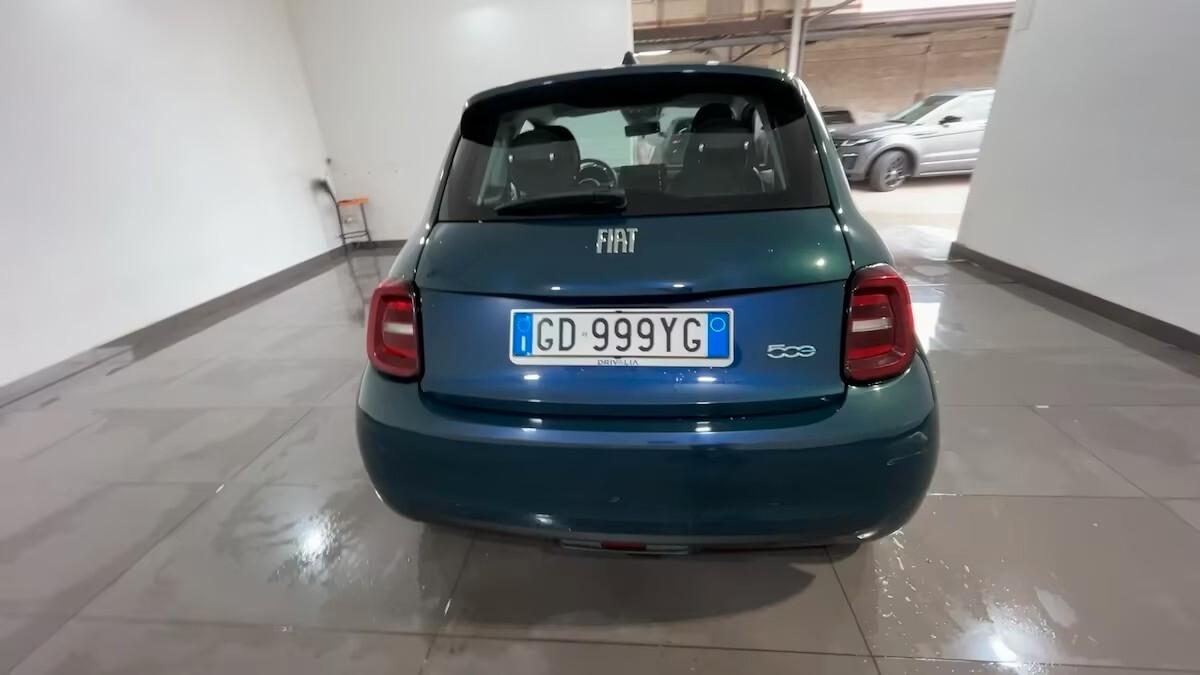 Fiat 500 500e Berlina 42 kWh Icon