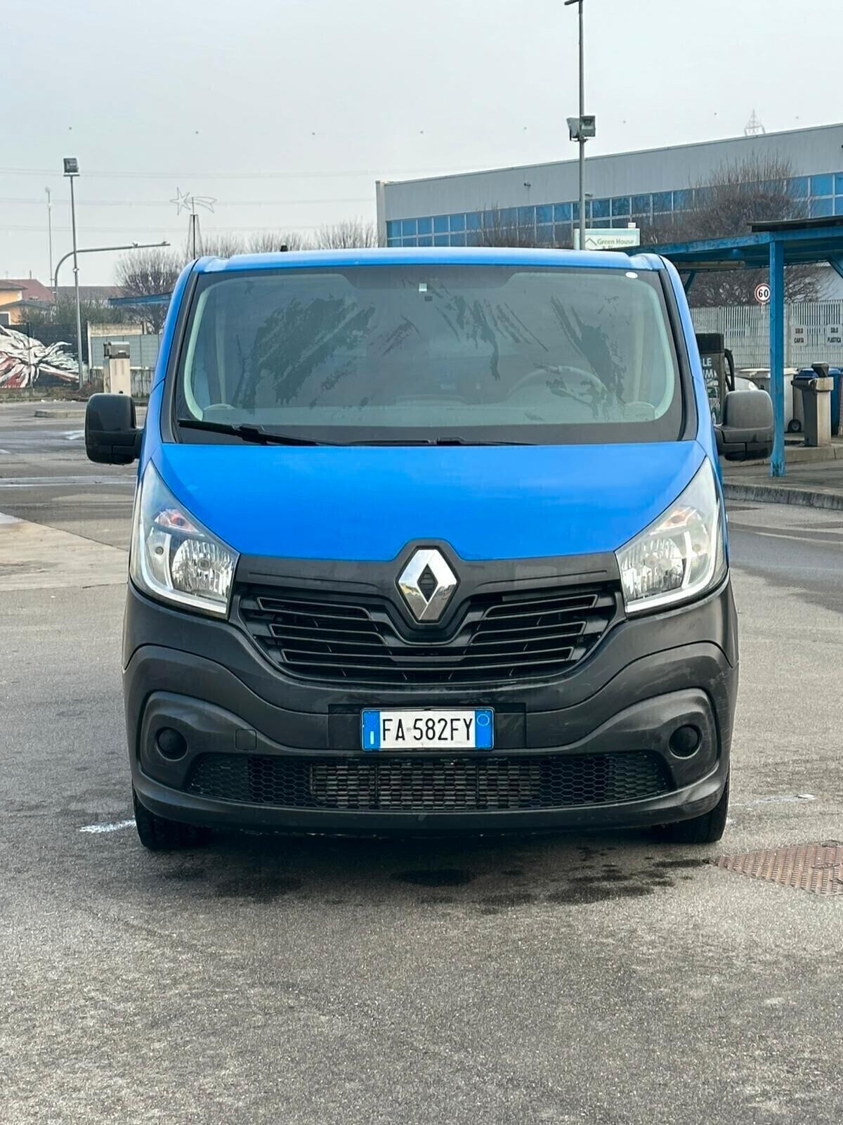 RENAULT TRAFIC ANNO 2015 PRONTO ALL'USO! SUPER PREZZO!