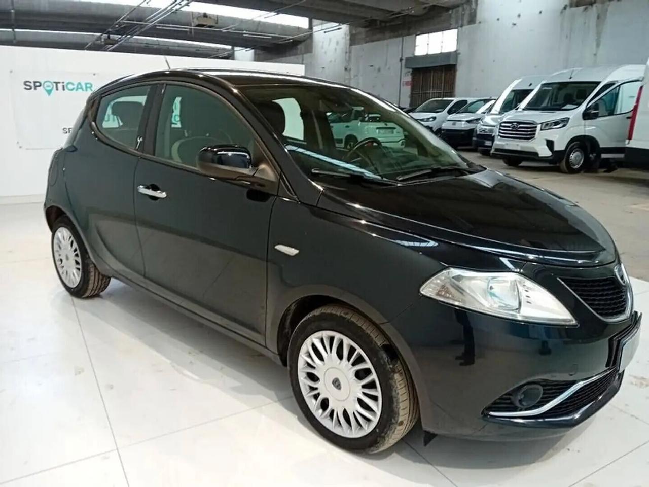 Lancia Ypsilon 1.2 69 CV 5 porte S&S Gold