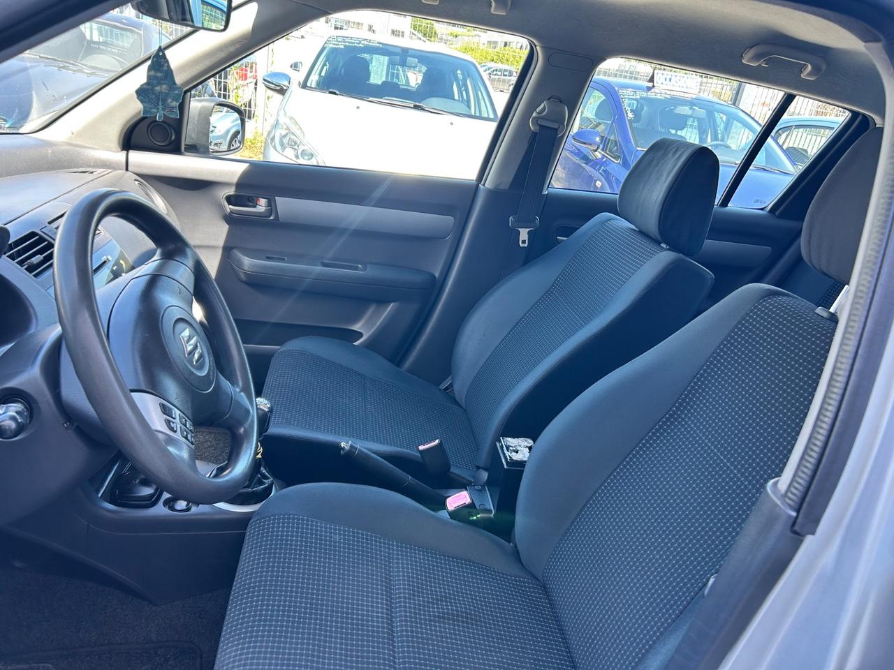 Suzuki Swift 1.3 D X neopatentati 2007
