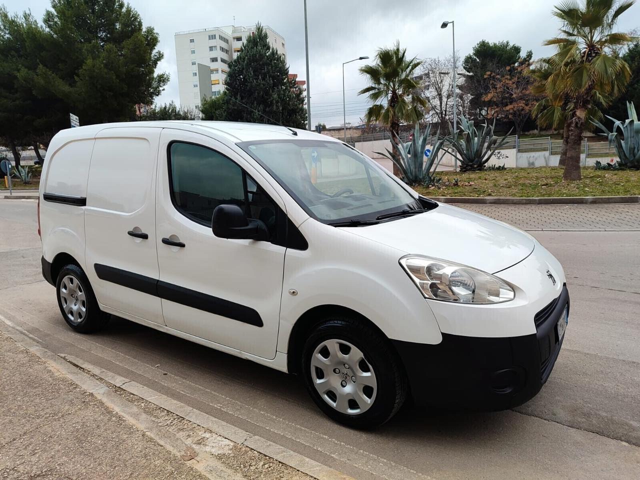 Peugeot Partner 1.6 HDi 3P.ti Por.Late.
