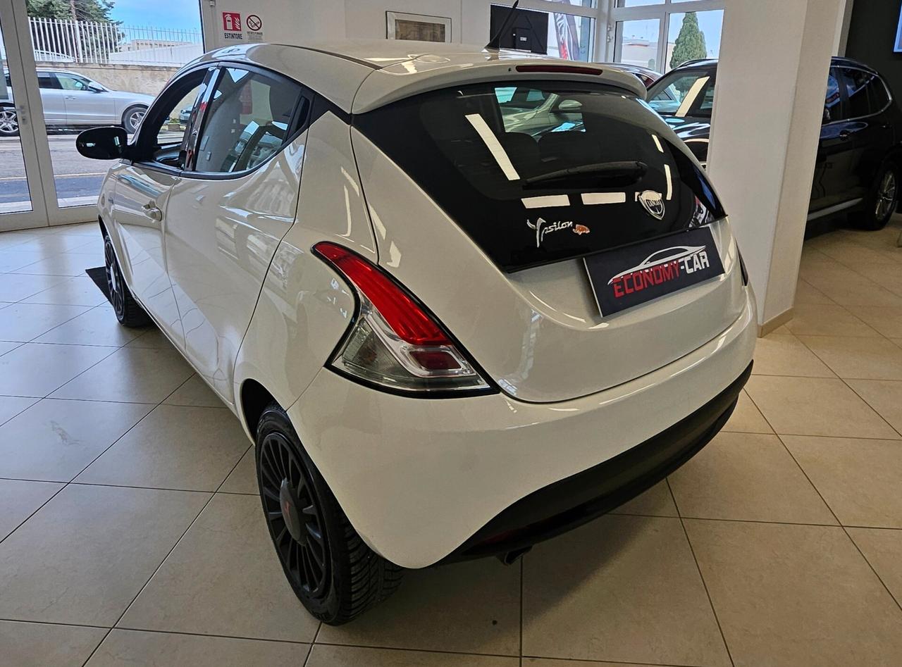 Lancia Ypsilon 1.2 69 CV 5 porte S&S Silver KM 45.000