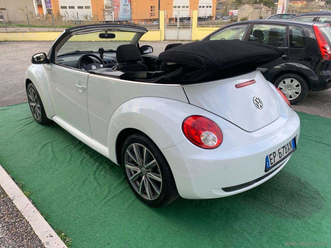 VOLKSWAGEN New Beetle 1.6 Cabrio - 2003