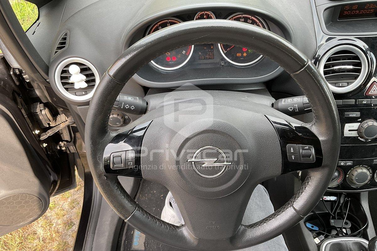 OPEL Corsa 1.4 16V 5 porte Cosmo