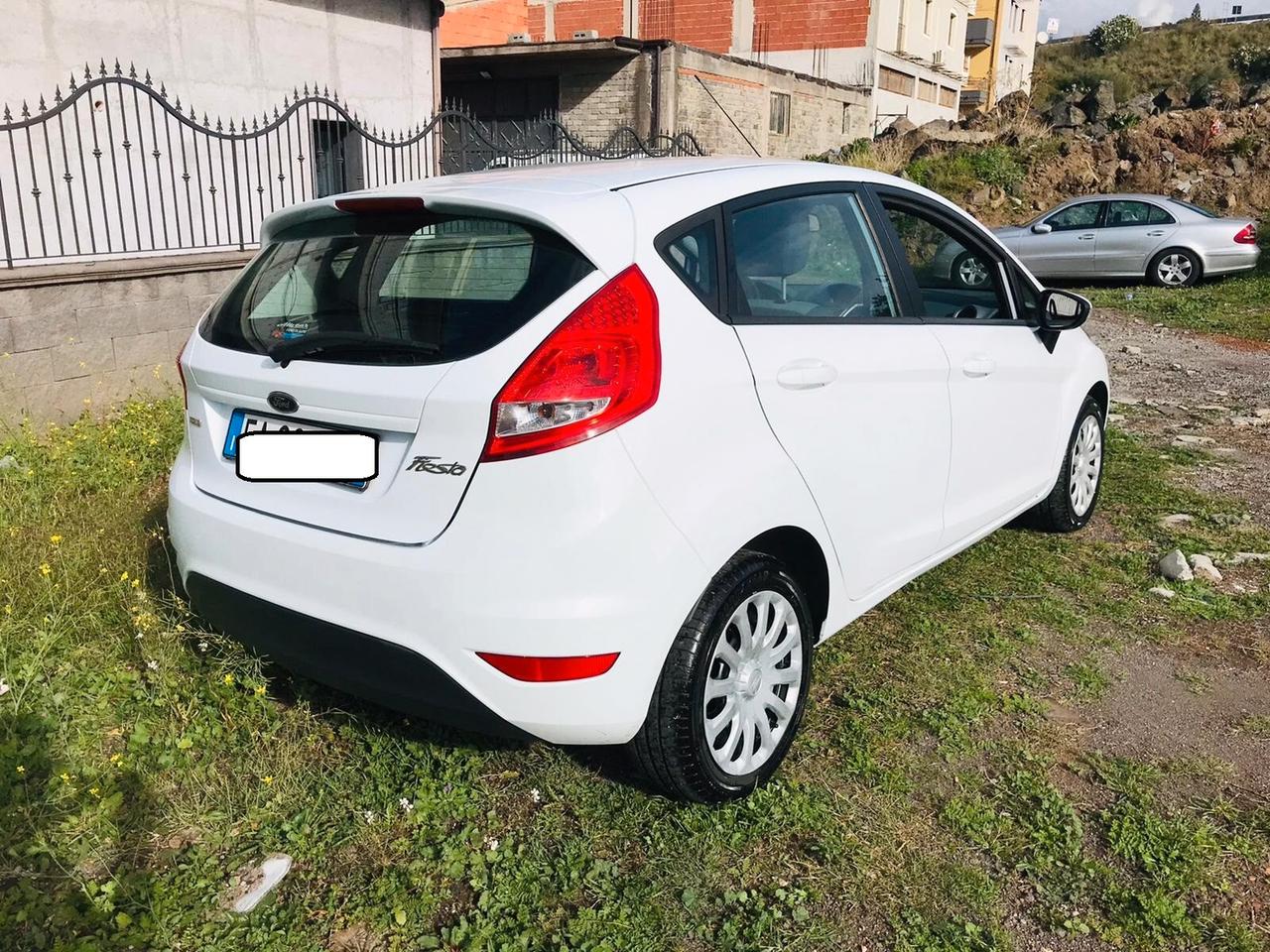 Ford Fiesta 1.4TDCI NEOPATENTATI CHIAMA