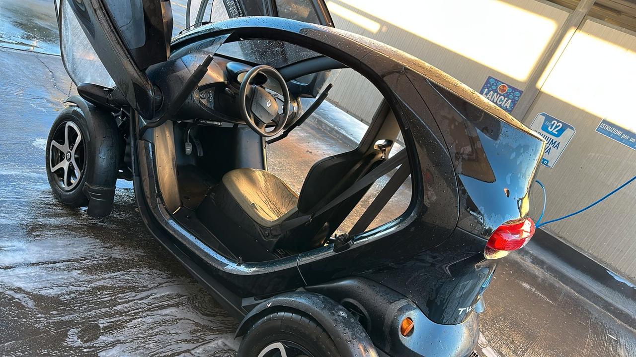 RENAULT TWIZY DAI 14 ANNI !!!