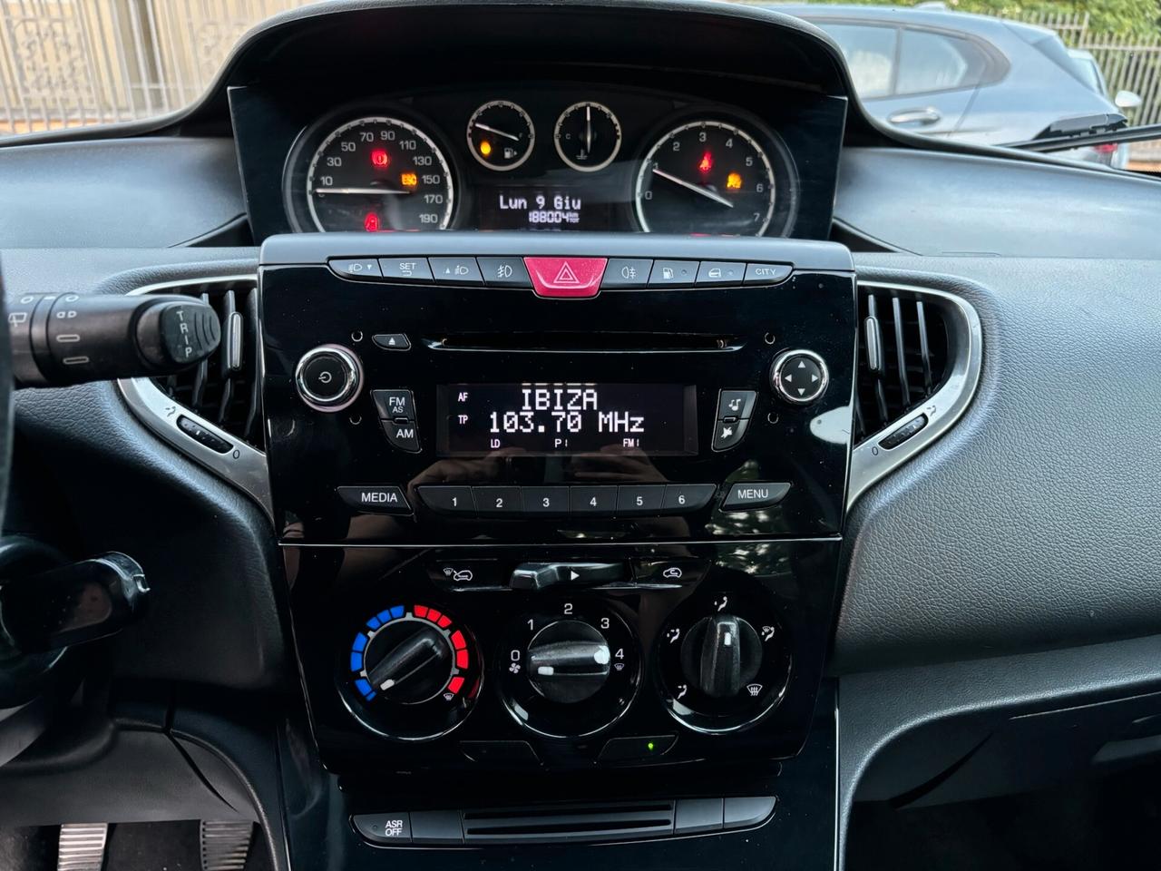 Lancia Ypsilon 0.9 TwinAir 85 CV 5 porte Metano Ecochic Gold