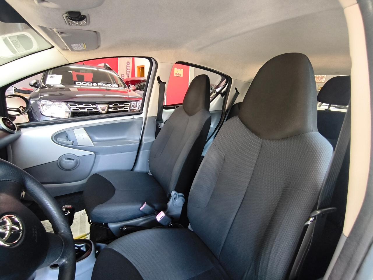 Toyota Aygo 1.0 12V VVT-i 5 porte Sol