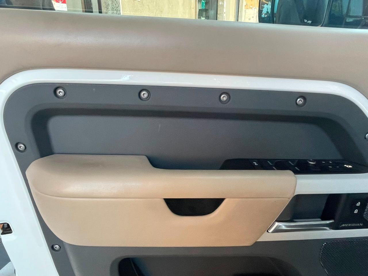 Land Rover Defender 110 2.0 SD4 240CV AWD Auto HSE
