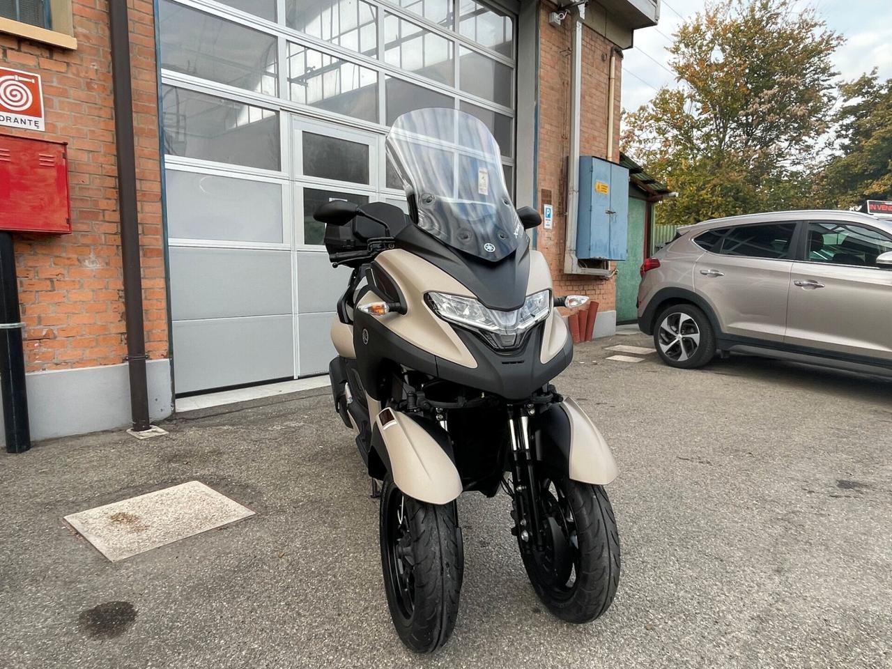 Yamaha Tricity 300- SOLO 7000 KM
