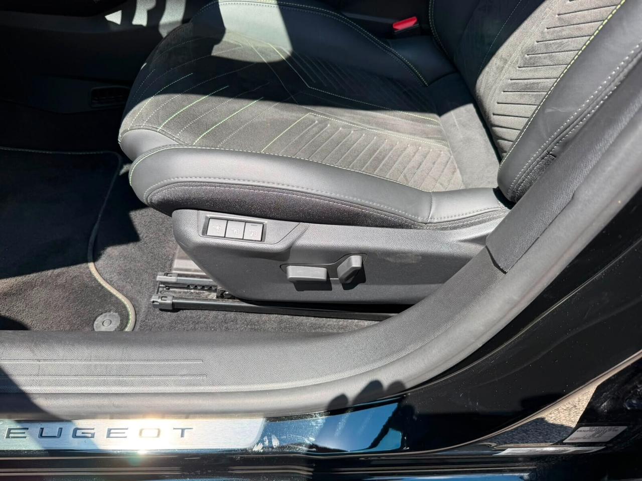 Peugeot 208 Hybrid 145 e-DCS6 GT