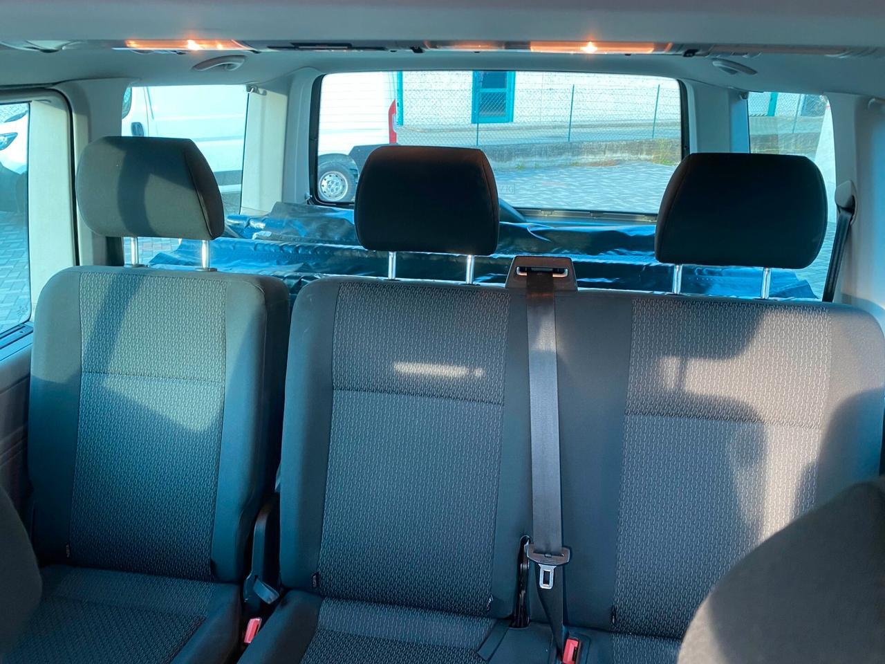 Volkswagen Transporter 2.0 TDI PC Kombi