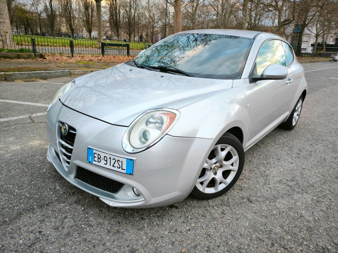 Alfa Romeo MiTo 1.6 JTDm 16V Distinctive Sport Pack