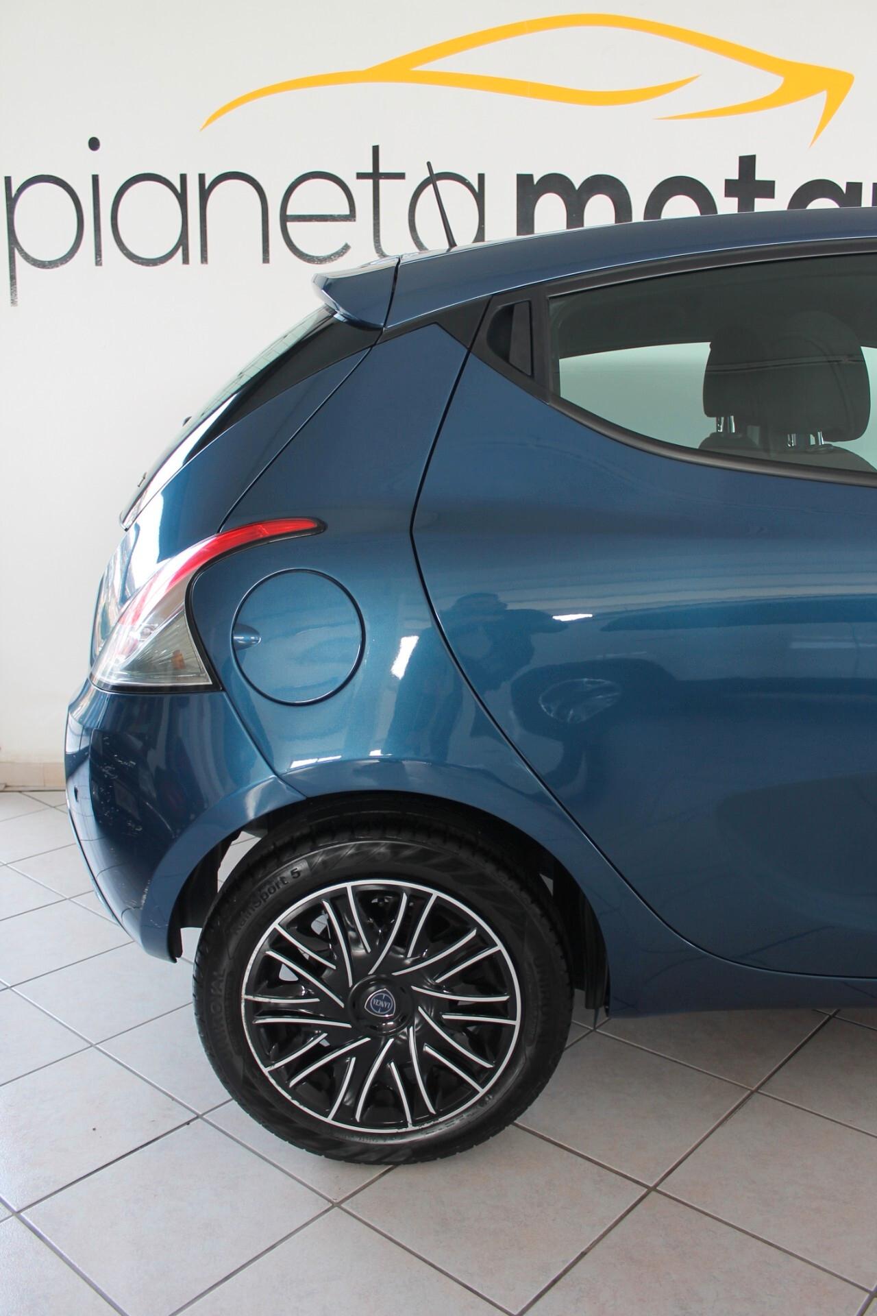 Lancia Ypsilon 1.0 FireFly 5 porte S&S Hybrid Ecochic A. Ferretti