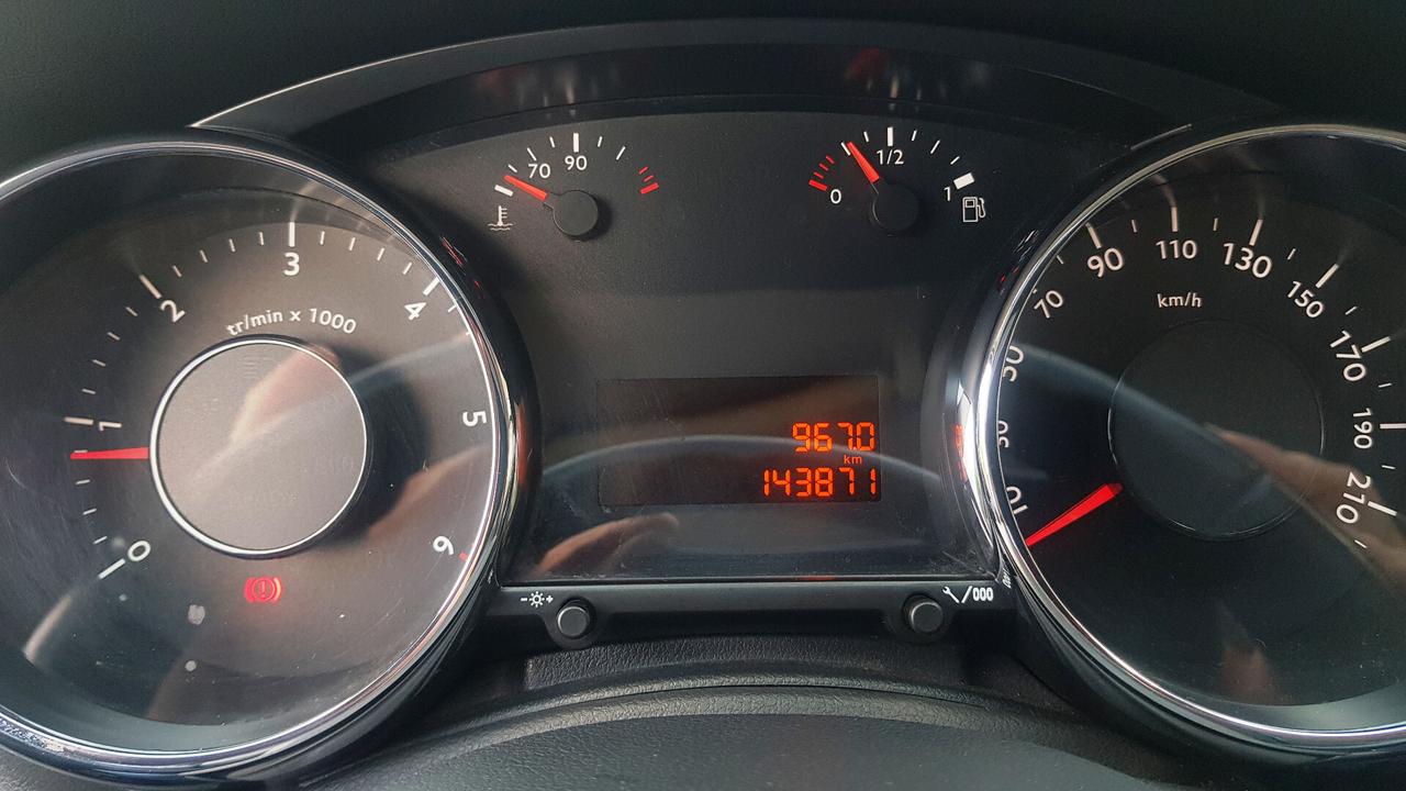 PEUGEOT 3008 1.6 HDi 112CV BUSINESS 05/2012