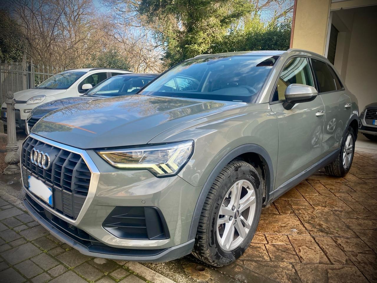 Audi Q3 35 TDI S tronic Business