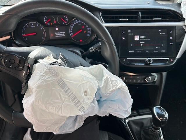 Opel Corsa 1.5 Edition sinistrata incidentata