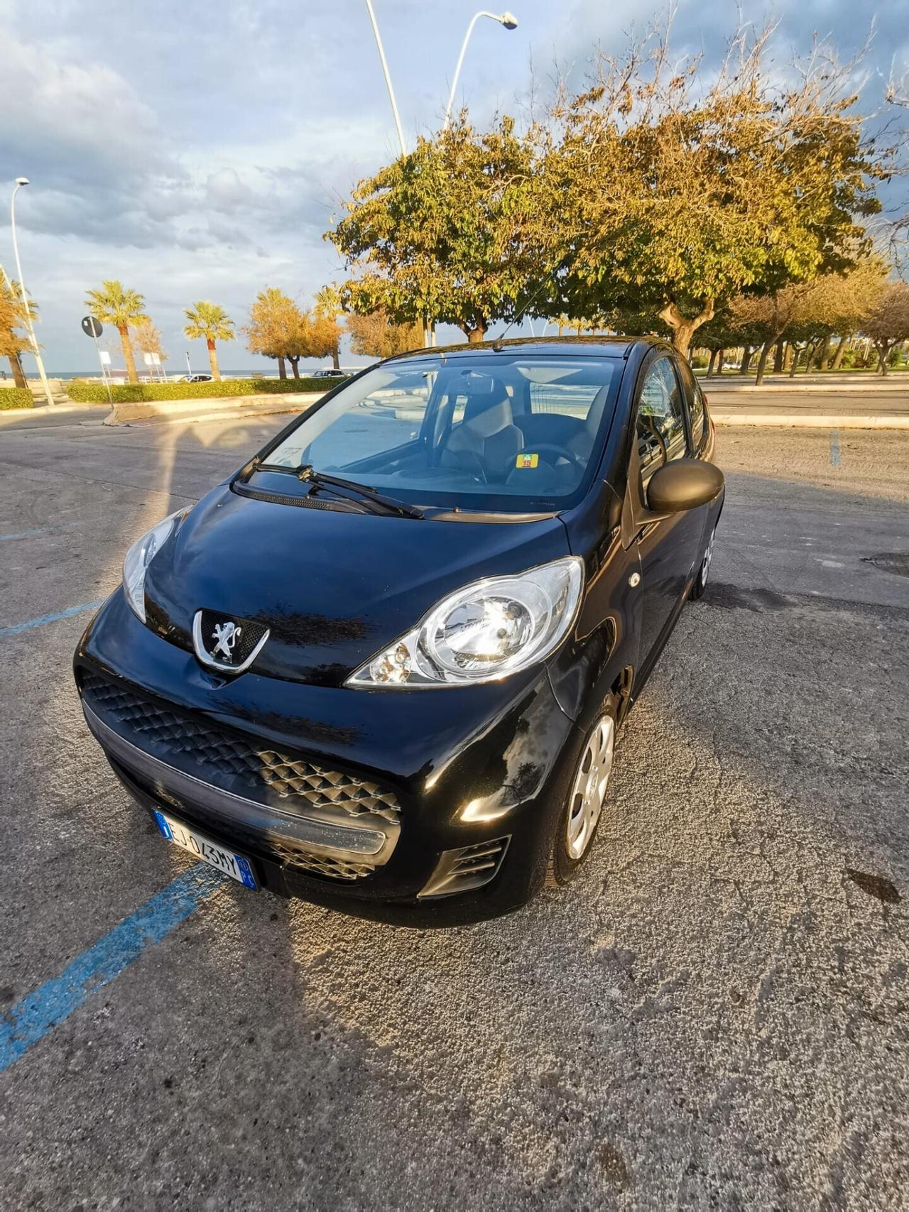 Peugeot 107 1.0 68CV 3p. Plaisir - 2011