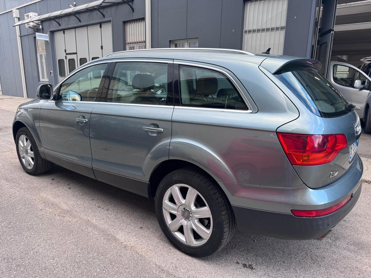 Audi Q7 3.0 V6 TDI 233CV quattro tiptronic