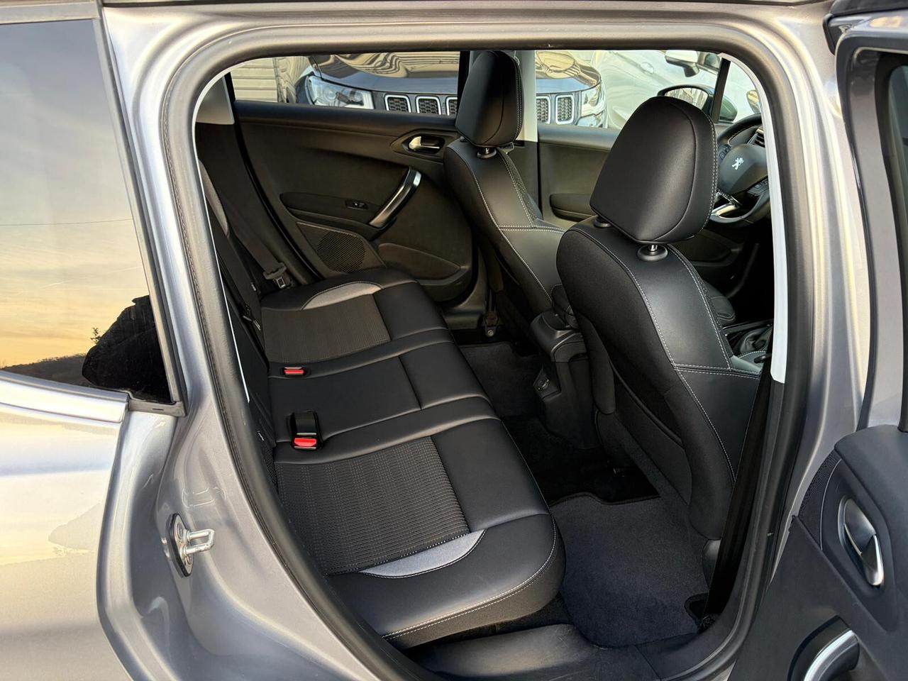 Peugeot 2008 1.6 BlueHDi 100CV Allure