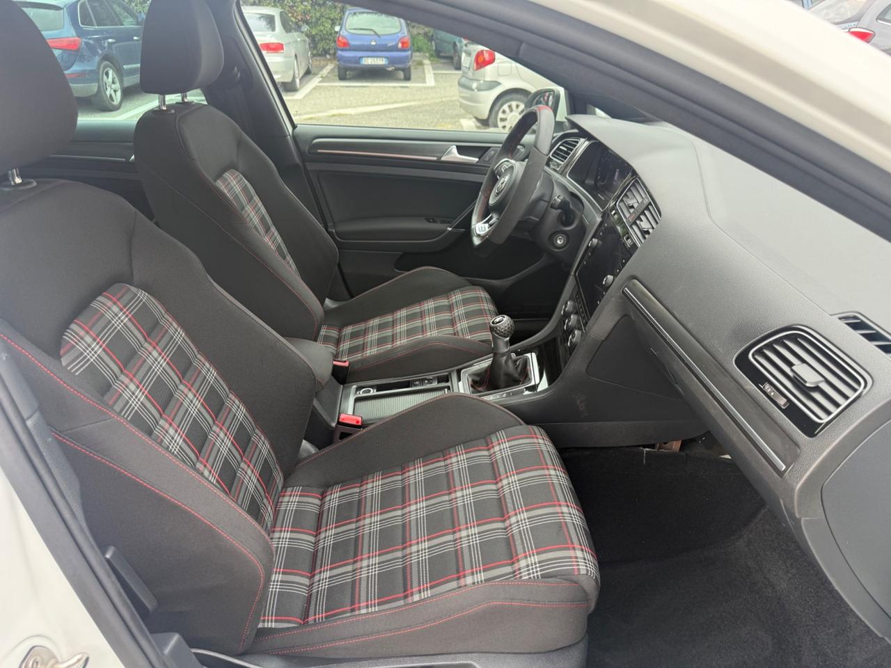 Volkswagen Golf GTI Performance 2.0 245 CV TSI 5p. BMT