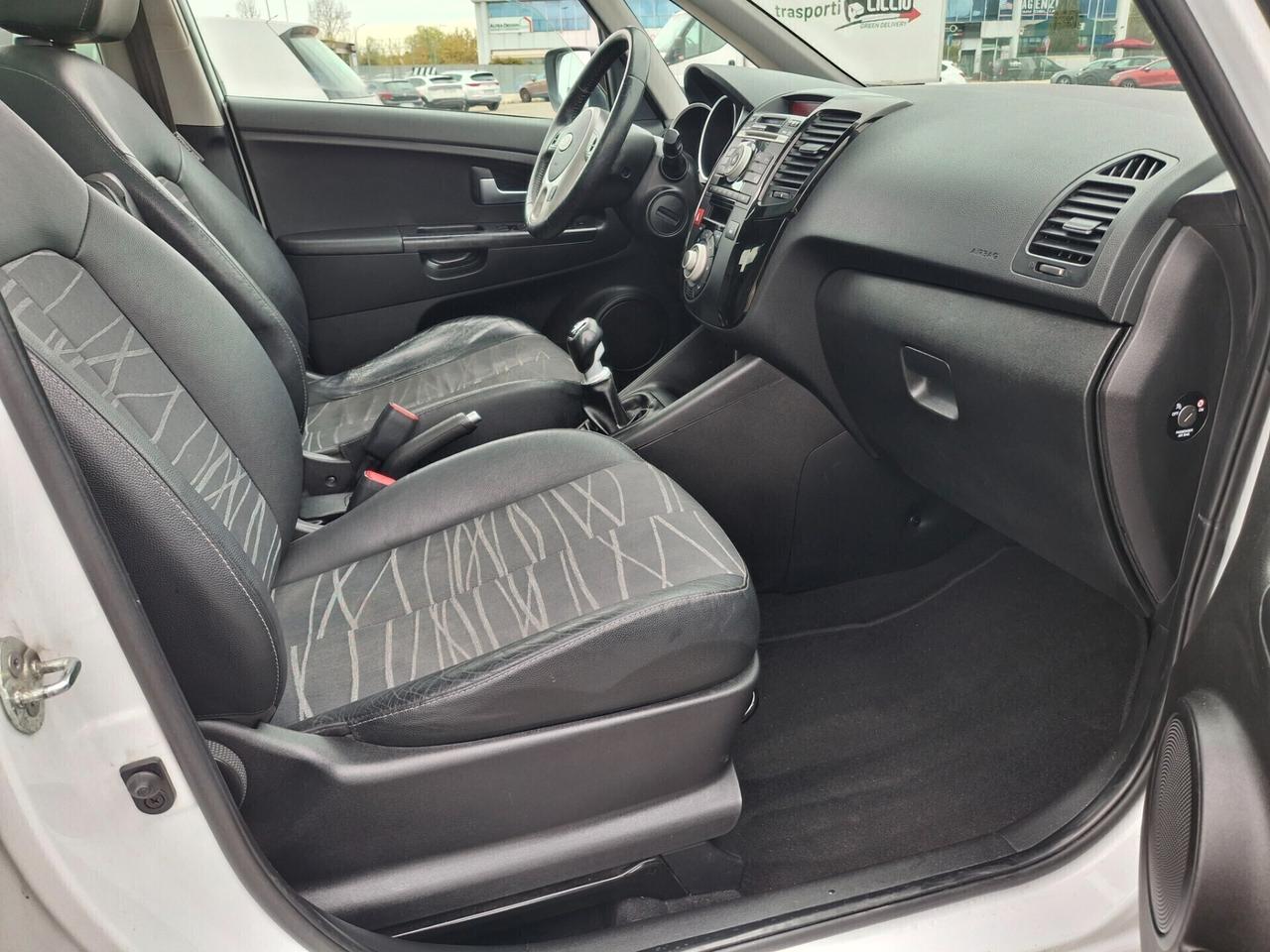 Kia Venga 1.6 CRDi-TETTO PANORAMICO APRIBILE-