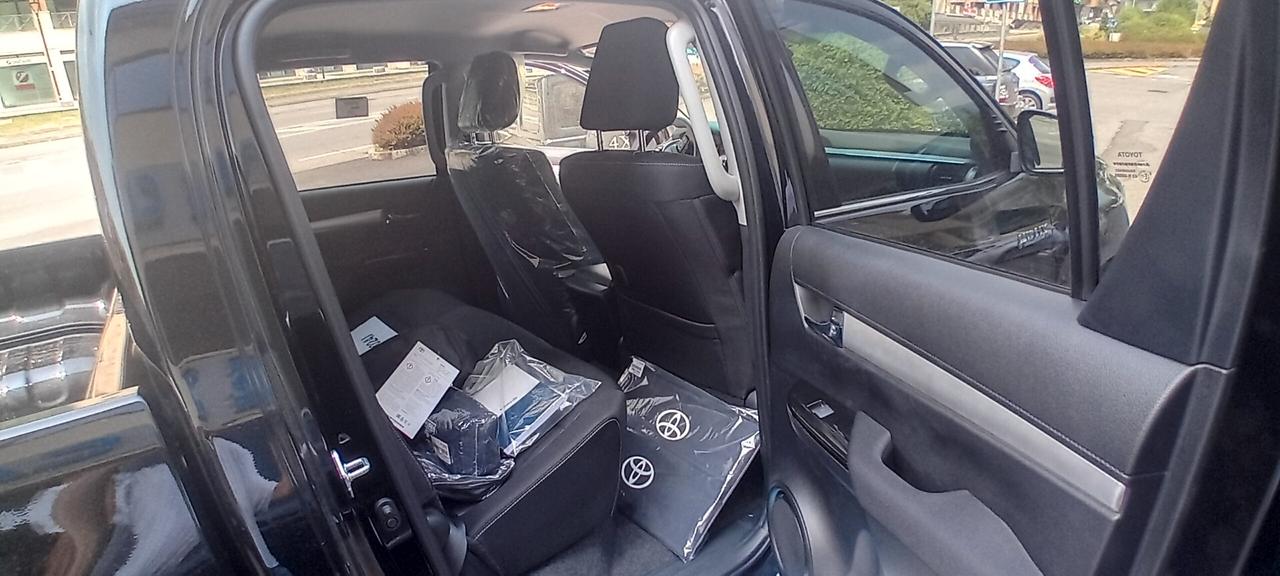 Toyota Hilux 2.8 D-4D 4WD 4 porte DoubleCab Lounge My 25