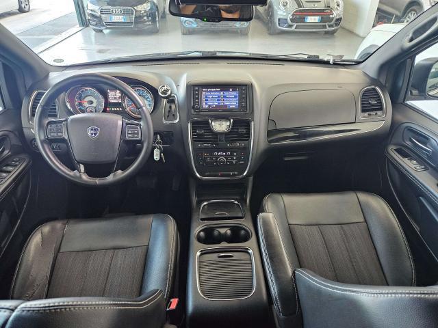 Lancia Voyager 2.8L Platinum S 177cv AUTO / 7PST