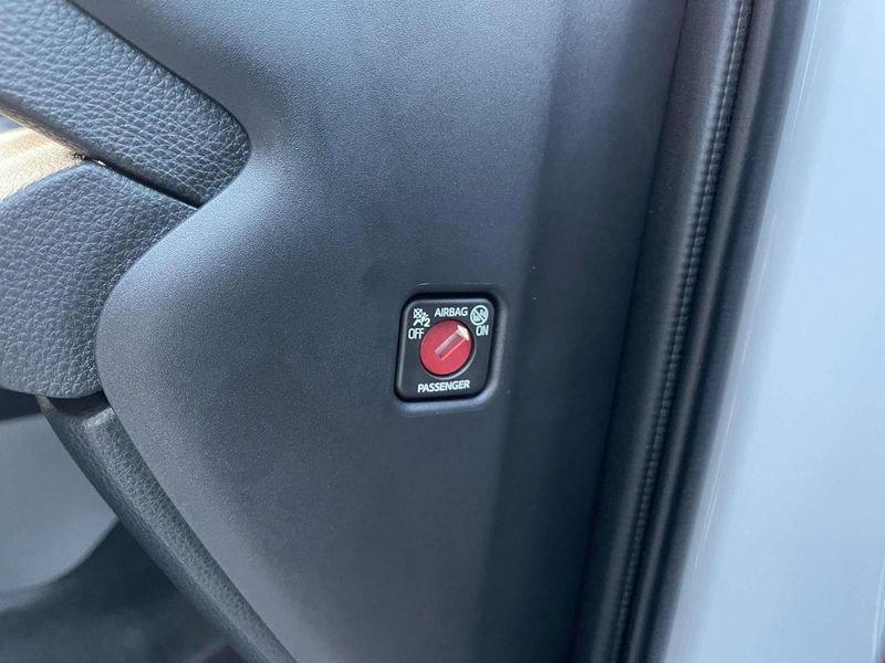 Toyota Yaris 1.5 130 Hybrid 5 porte Lounge - NUOVA