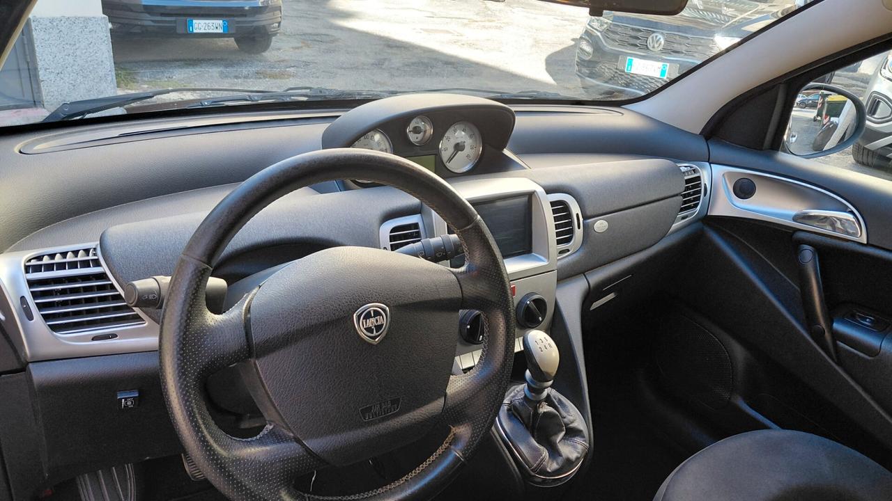 Lancia Ypsilon 1.4 New Oro Ecochic GPL
