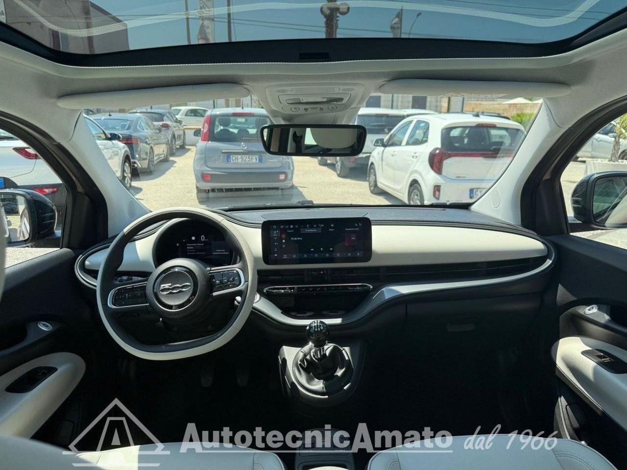 Fiat 500 Berlina Hybrid La Prima