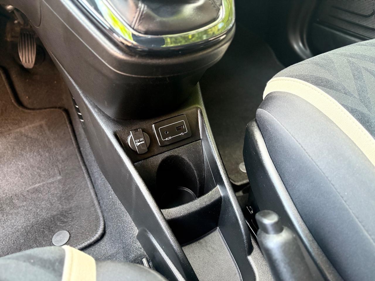 Lancia Ypsilon 1.2 69 CV 5P Gold UCONNECT Blue&Me