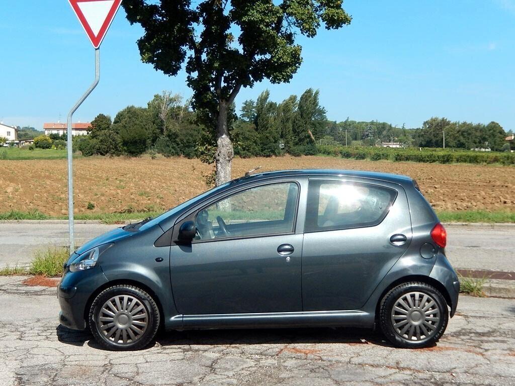 TOYOTA AYGO 1.0 benzina con FRIZIONE NUOVA!